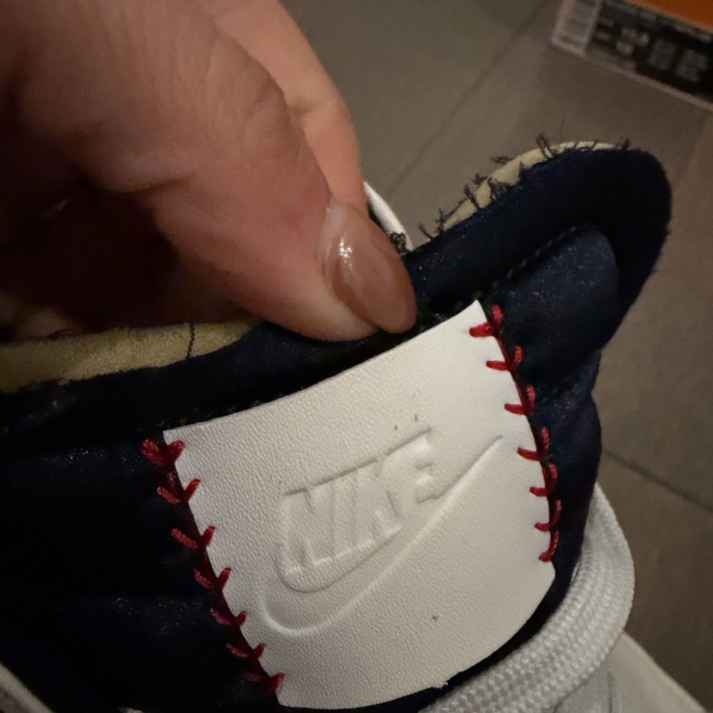 Nike Blazer Mid '77 Vintage in Red & Navy - Picture 8 of 16